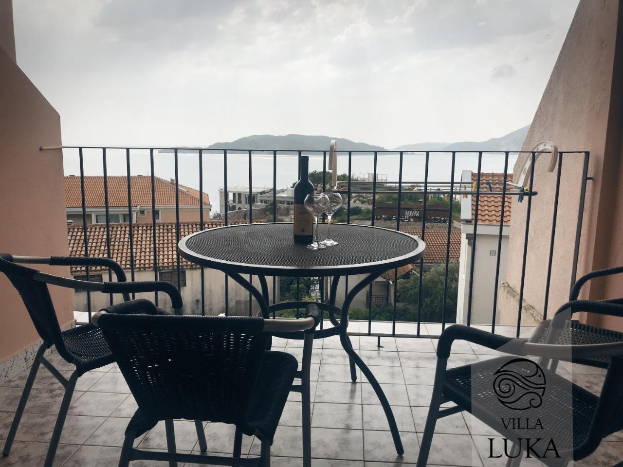 Apartments Villa Luka Светі-Стефан Екстер'єр фото